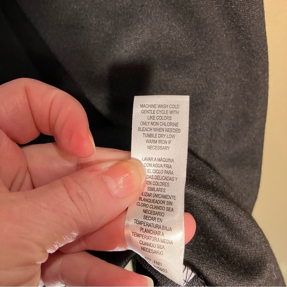 Jolie and Joy by FCT with Love Black Pullover Top with Puff Funzie Sleeves Sz 3X - Picture 6 of 8